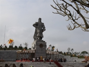 La victoire de Ngoc Hoi-Dong Da célébrée à Hanoi et à HCM-Ville